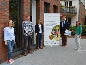 Trafen sich im Kreishaus (v.l.n.r.): Charlotte Spruch (Team Gesundheit), Sebastian Tegelkamp (Kreis Coesfeld), Wiebke Oehrle (Kreis Coesfeld), Sozialdezernent Detlef Schütt (Kreis Coesfeld) und Dr. Monique Faryn-Wewel (Team Gesundheit; Aufnahme: Kreis Coesfeld, Christoph Hüsing)