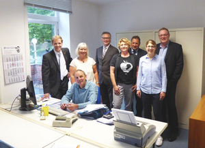 Landrat Dr. Christian Schulze Pellengahr, Bürgermeisterin Marion Dirks,  Fallmanager Ludger Bewer, Sozialdezernent Detlef Schütt, Julia Böwing (Leistungssachbearbeiterin SGB II), Abteilungsleiter Thomas Bleiker,  Britta Schudy (Leistungssachbearbeiteri